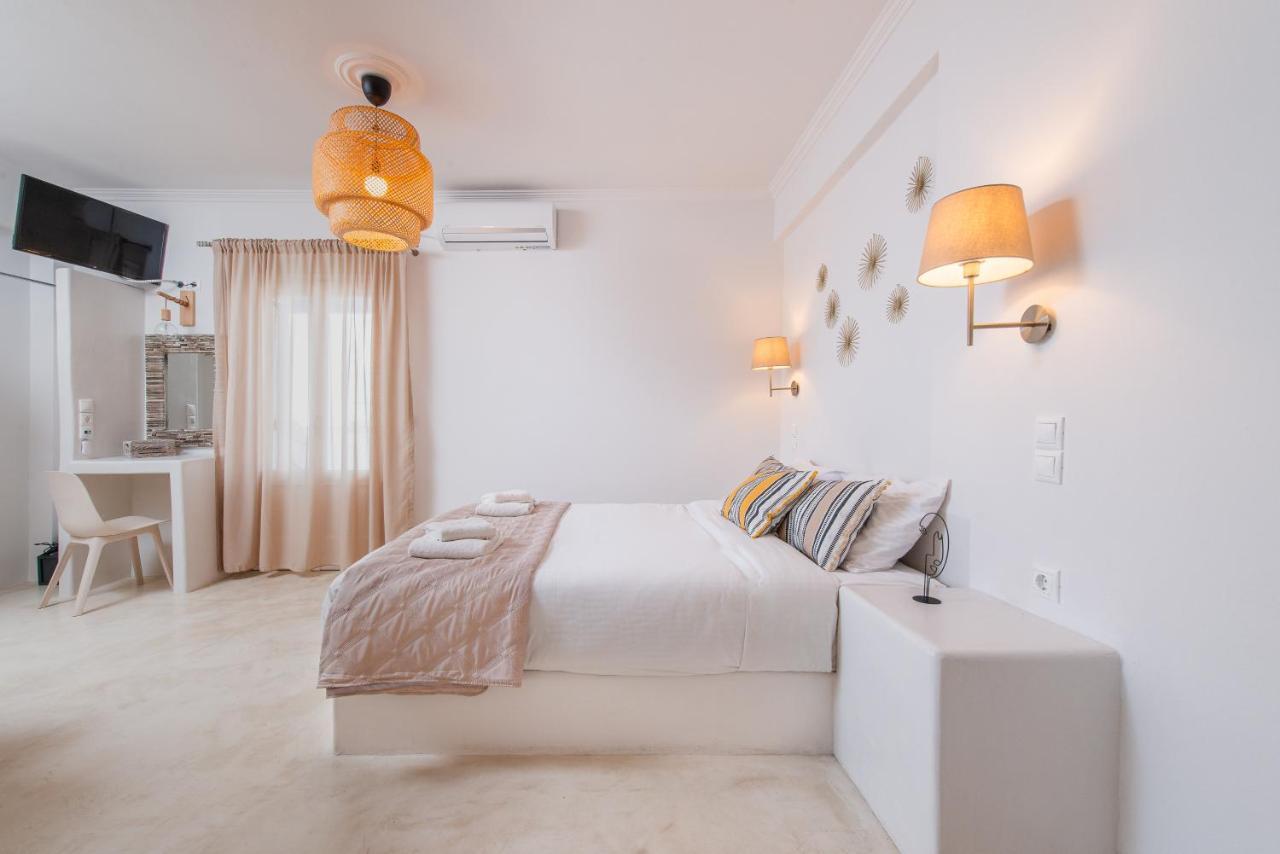 Golden Sunrise Suites Kamári Habitación foto
